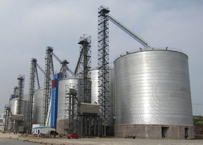 宝塔大型钢板库构造参数及水泥储存质量